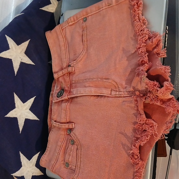 Bullhead Pants - CORAL Frayed Denim BULLHEAD Shorts